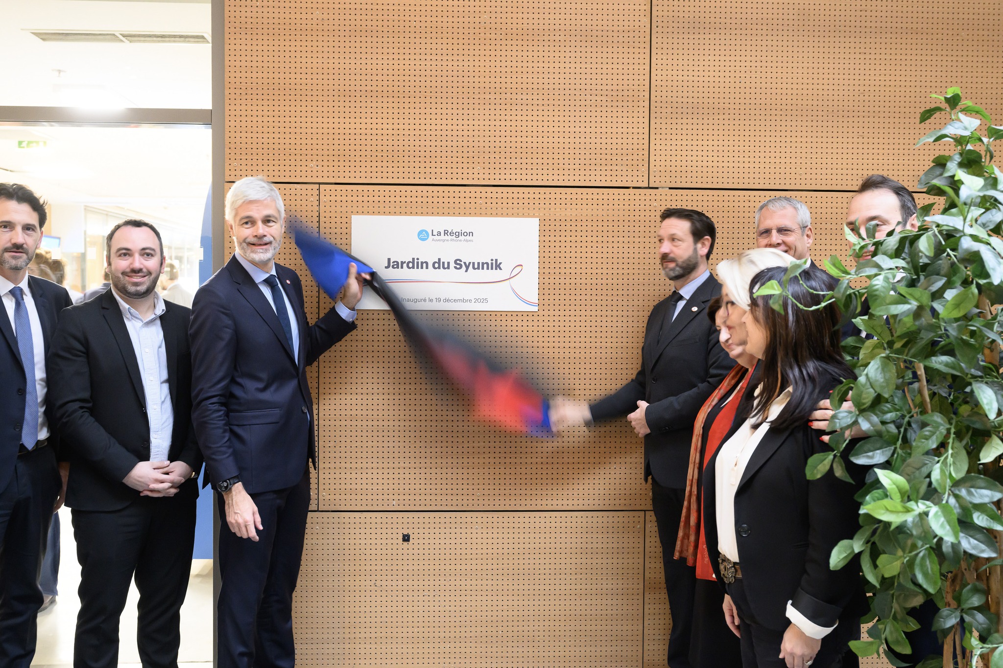 Լիոնի Օվերն-Ռոն-Ալպ շրջանային խորհրդի շենքի ձմեռային այգին «Սյունիքի այգի» է անվանակոչվել
