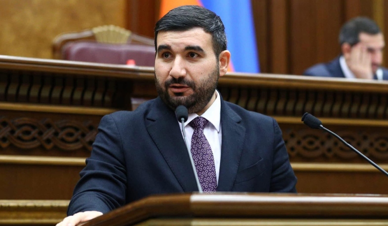 Չեմ հասկանում այն նայիվությունը, որով ՀՀԿ-ն ու Արման Թաթոյանը  փորձում են ձևացնել, թե իրար հետ կապ չունեն. Վահագն Ալեքսանյան