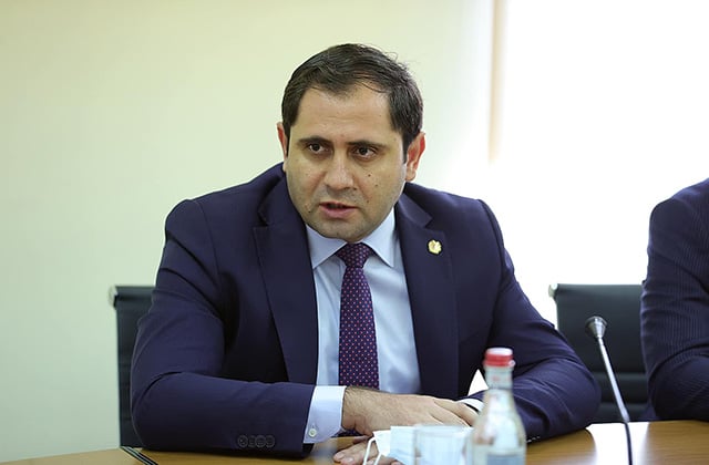 Դասալիքները ձեր զավակները չեն, դուք եք, պատերազմի մունետիկներ․ Պապիկյան