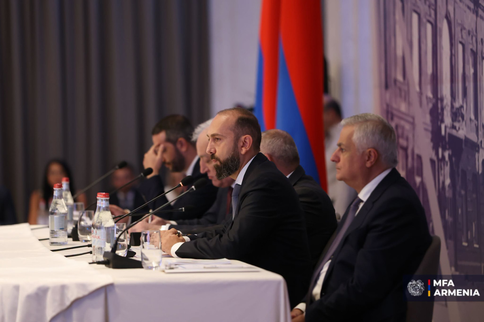 Արարատ Միրզոյանն ընդգծել է միջազգային առևտրային կապերի խթանման կարևորությունը, որը համահունչ է նախարարության նոր գործառույթների հետ